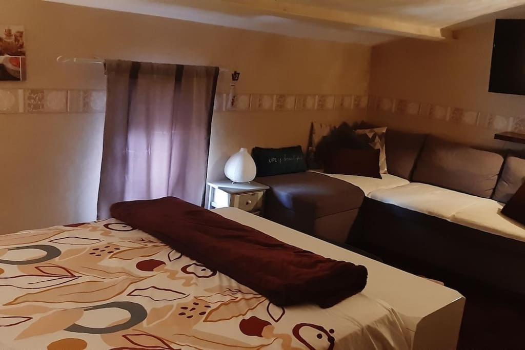 Maison Cuxac-dʼAude Esterno foto
